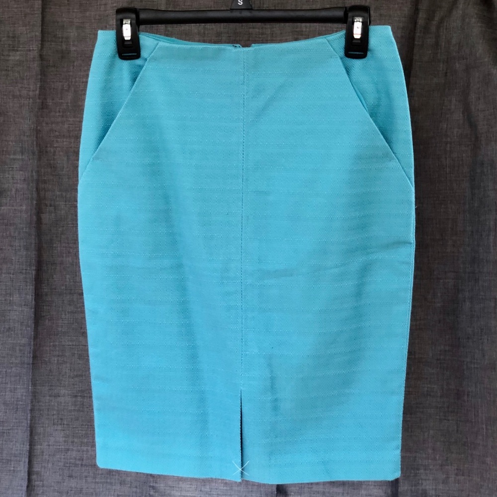 NWT LOFT Kick Pleat Skirt With Side Pockets